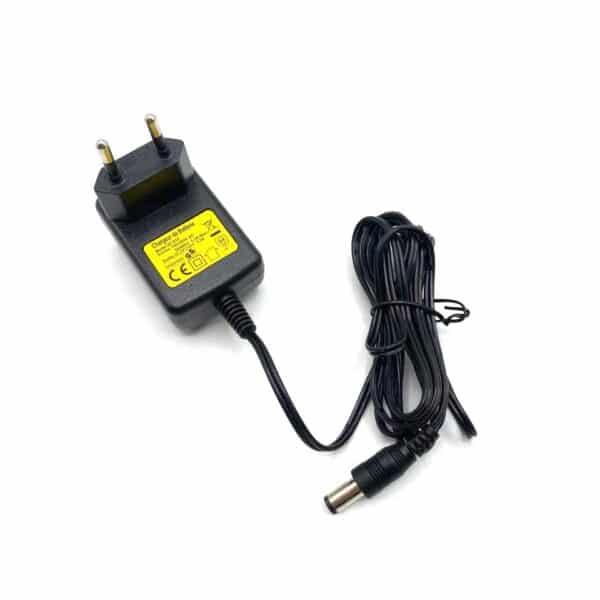 Chargeur de batterie 20V NEMURA - EC215